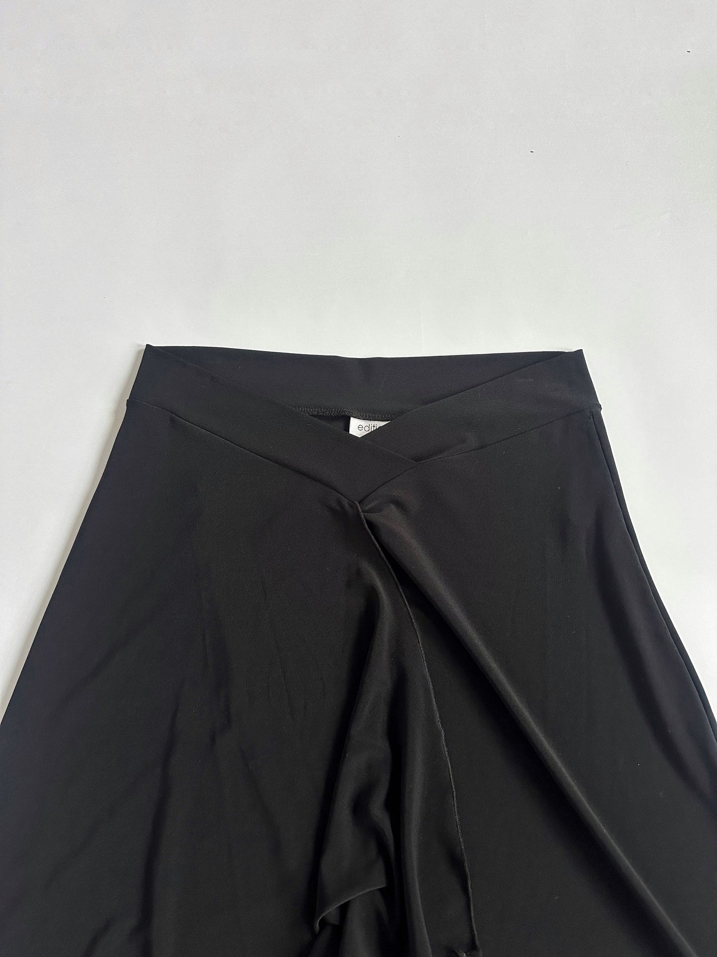 00s Low Rise Dipped Waist Slinky Skirt